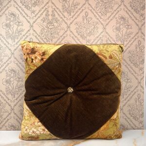 Vtg Accent pillow square Floral 14”x13.5”cottagecore Whimsy Retro Home Accents